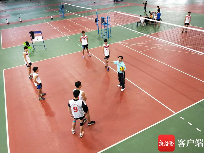 林明祥在训练场上讲解战术。受访人供图