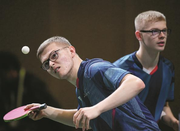             艾利克斯·勒布伦（左）/费利克斯·勒布伦在比赛中  图  新华社          