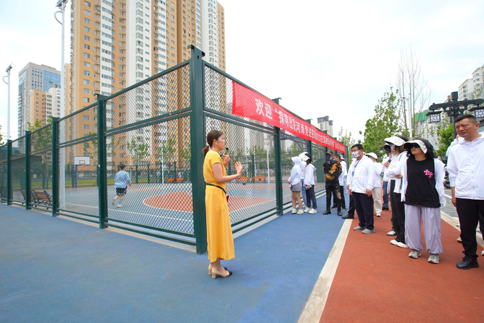 10分钟健身圈内这样的体育场随处可见。