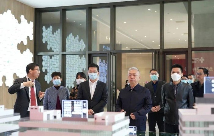 2023年2月，器械大湾区分中心与广东省药监局联合调研组赴广东医谷·南沙一园调研。