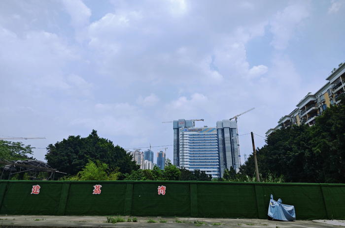 拟挂牌出让的紫兰苑地块，图片来源：时代财经摄