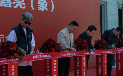 图6：长春大象映画形象店开业仪式