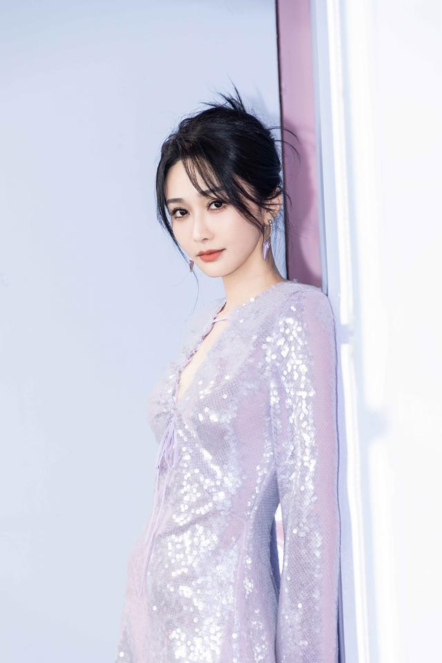 在《乘风2023》一公演出后，陈冰遗憾离开，但面对结果她很乐观。  受访者供图