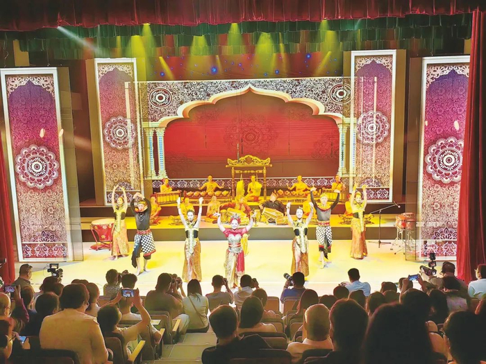 中国—东盟（南宁）民族器乐展演在南宁市三街两巷人民剧院上演。图为精彩的印尼甘美兰舞蹈。记者叶子榕 摄
