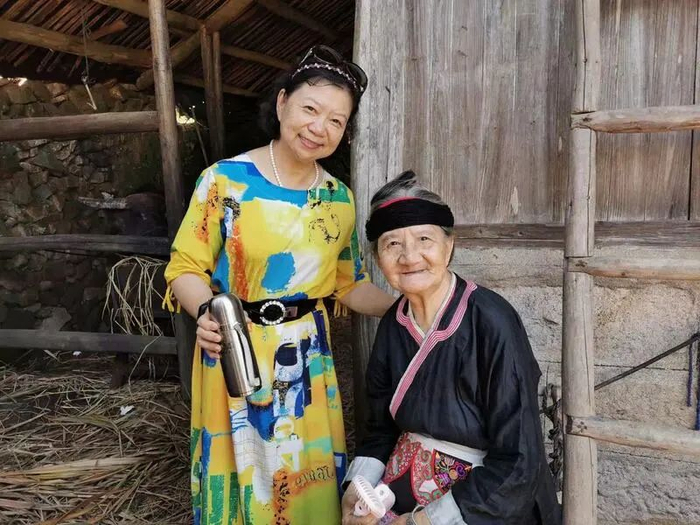 2019年，陈奇与女儿魏文在《石头开花》之《三月三》拍摄现场