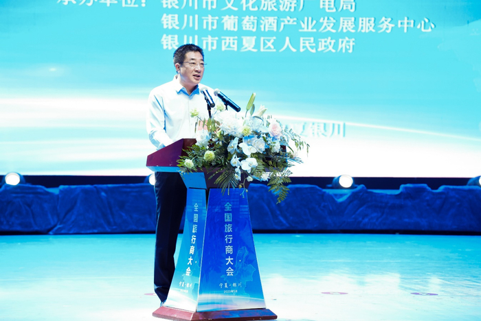 银川市委书记、代理市长