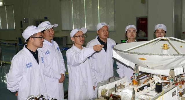 五院西安分院中继终端研制团队。五院西安分院供图