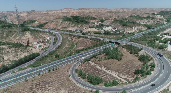 　永登县四通八达的公路网 于晨晖 摄