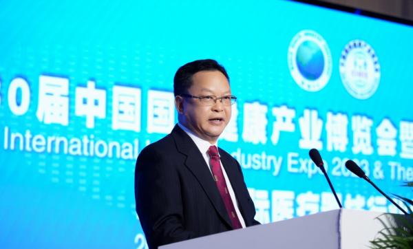 中国外商投资企业协会常务副会长曹宏瑛致辞
