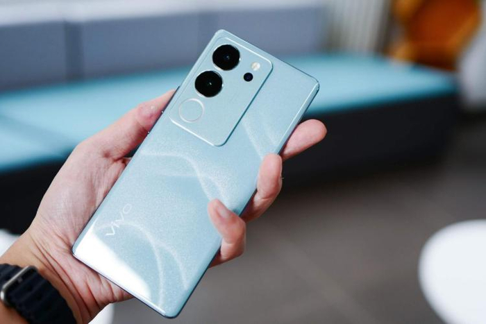 vivo S17 Pro 图源：品玩lzh