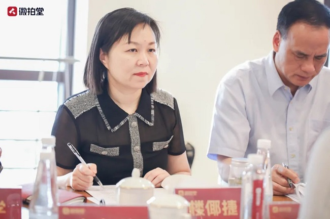 杭州市文化广电旅游局党组书记,局长楼倻捷一行领导莅临微拍堂调研