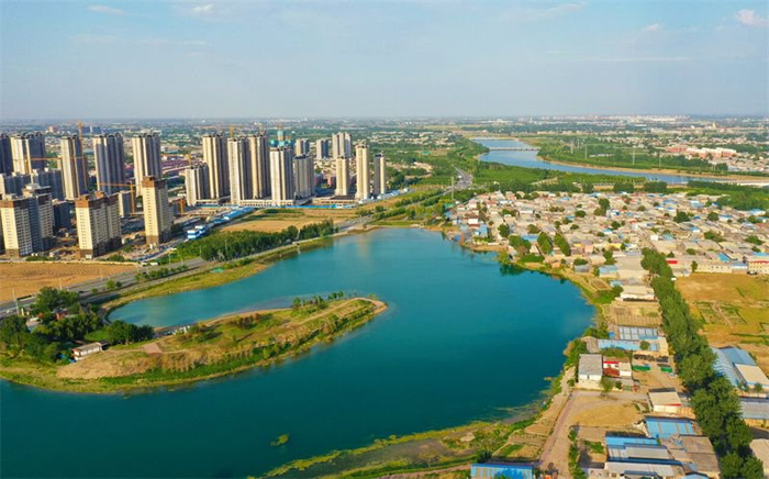 俯瞰复涌后的邢台市沟头泉。远处为缓缓流淌的七里河。河北日报记者 赵永辉摄