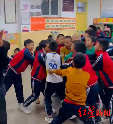 ↑孩子们排练的视频截图 受访者提供