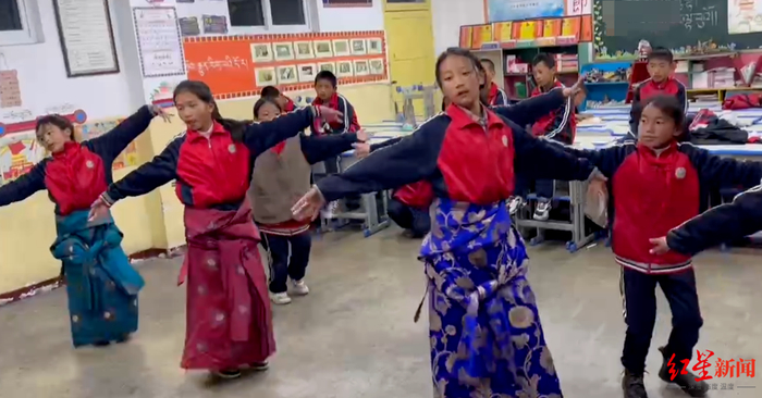 ↑孩子们排练的视频截图 受访者提供