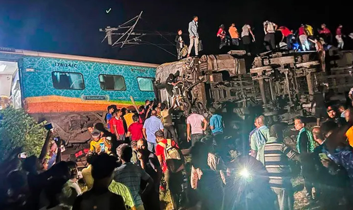 ↑幸存者逃离车厢