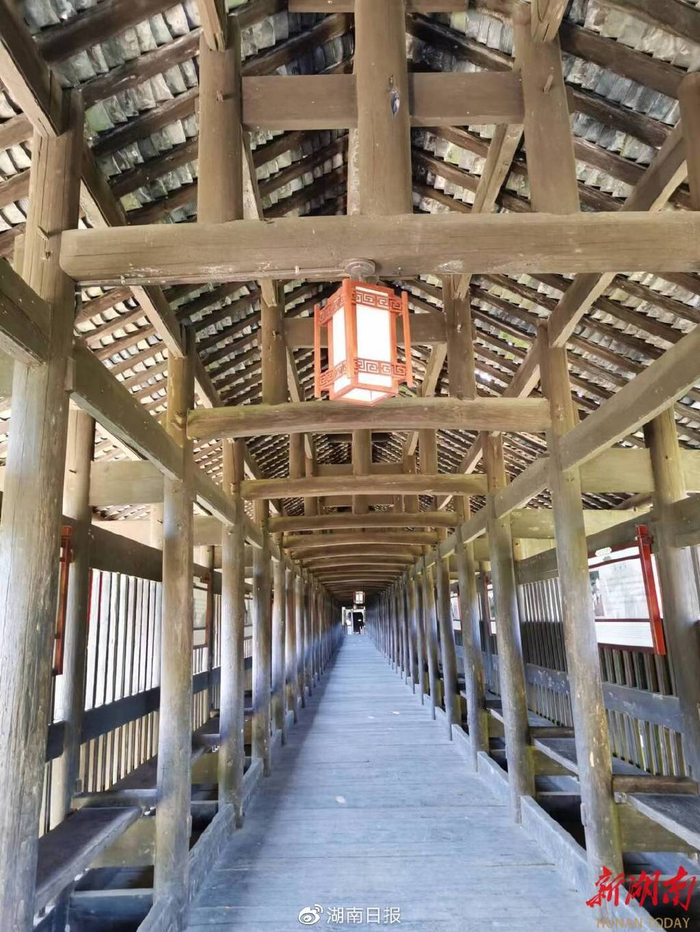 风雨桥视线通透。杨军 摄