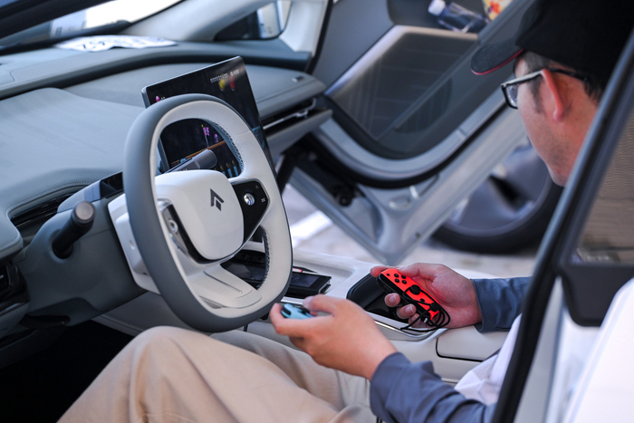 昊铂Hyper GT在充电时，可连接Switch打游戏 图/企业官网