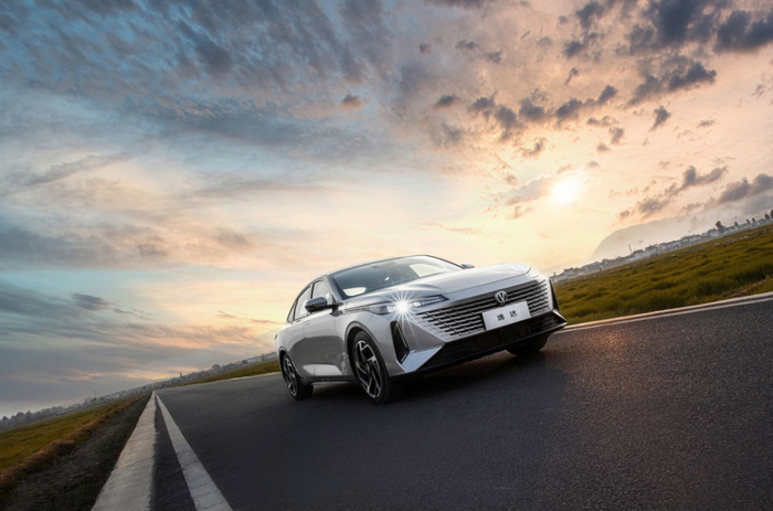 长安逸达。 长安汽车供图 华龙网发