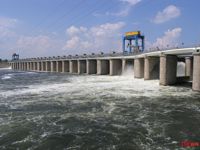 ↑大坝被炸毁前的泄洪道