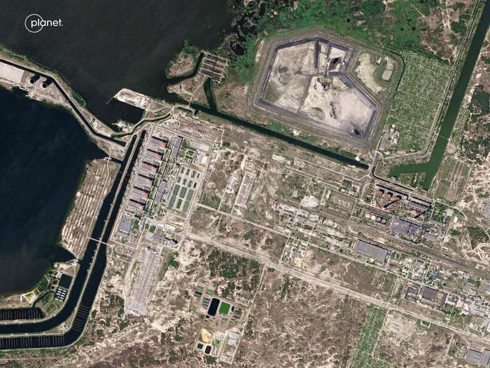 ↑6月4日，扎波罗热核电站的卫星图 图据视觉中国