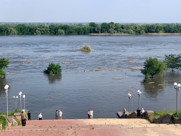 当地时间2023年6月6日，赫尔松地区，受卡霍夫卡水电站大坝被毁影响，当地遭遇水灾。