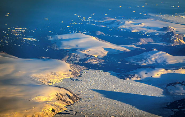 ↑格陵兰岛 图据IC photo