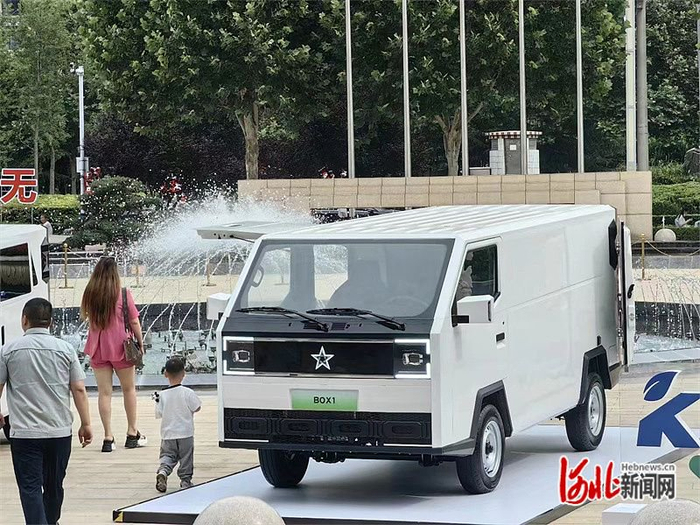 红星汽车首发车型BOX1。河北日报记者邢云摄
