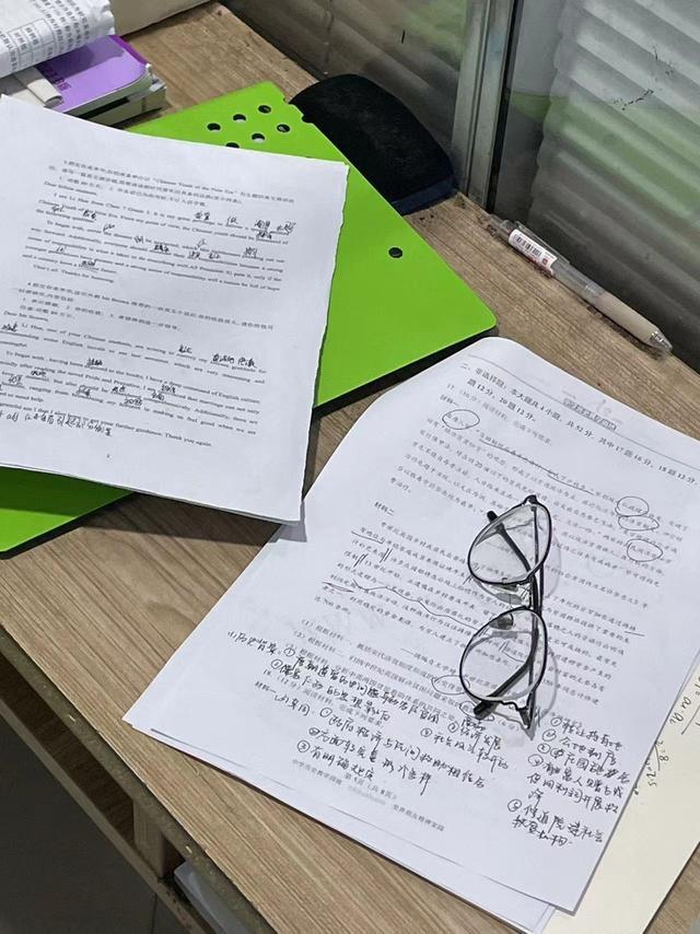 小孙在为高考做最后的冲刺。受访者供图