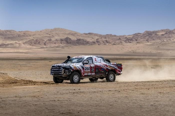 上汽大通MAXUS“上汽牛”T90赛车。 上汽大通供图 华龙网发