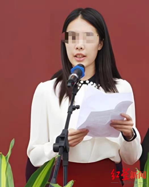 ↑董某某大一期间曾在开学典礼上代表新生发言 图据中国石油大学新闻网 