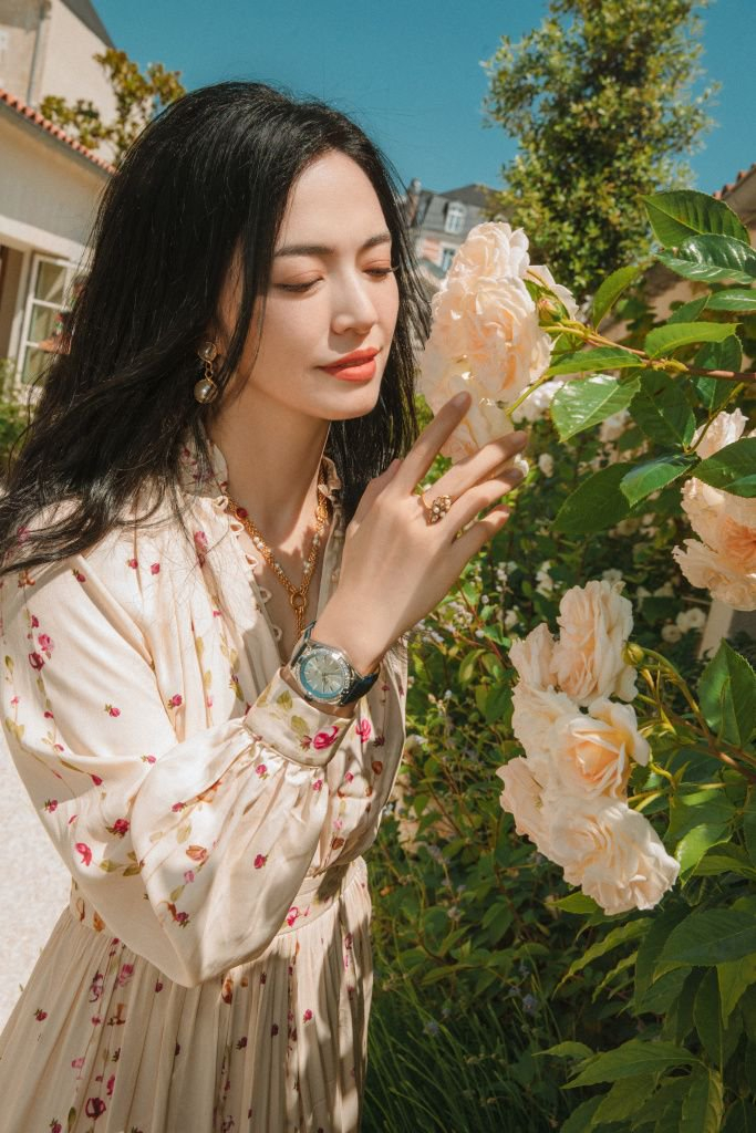 太仙啦姚晨碎花长裙造型森系写真满满温婉清新