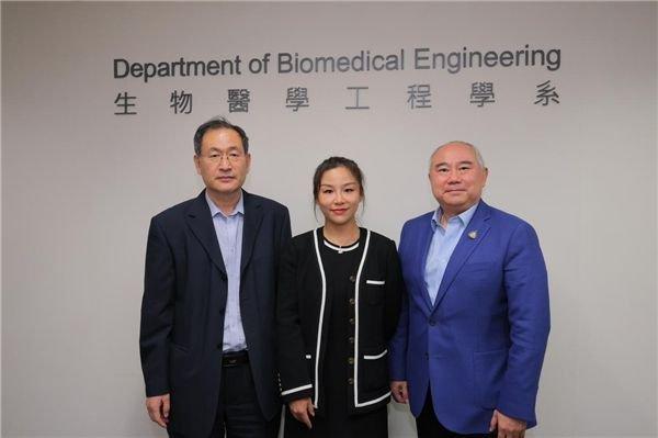 体育科技研究院院长张明教授 （左）马晋女士（中）罗家顺先生（右）