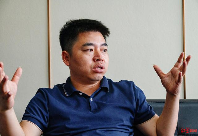 ▲红色刀锋球迷会会长陈涛