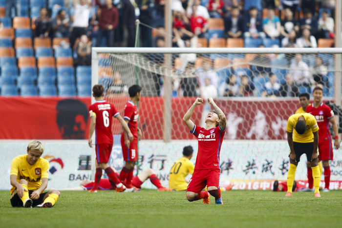 2016年03月06日，2016中超首轮，广州恒大1比2不敌重庆力帆 图据视觉中国