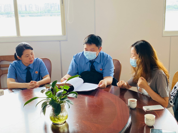 ↑清城区检察院会同检测机构、清城区农业农村局到现场取证。图据最高人民检察院