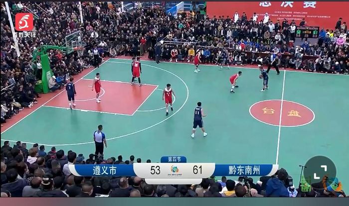 ↑比赛现场 “百姓关注”直播截图