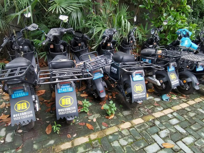 △广粤路437号饿了么站点的外卖车辆大多来自宝昌路233号车行。