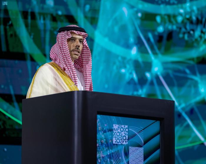 6月11日，沙特外交大臣费萨尔在利雅得举行的中阿合作论坛第十届企业家大会开幕式上致辞（图片来源：新华社）