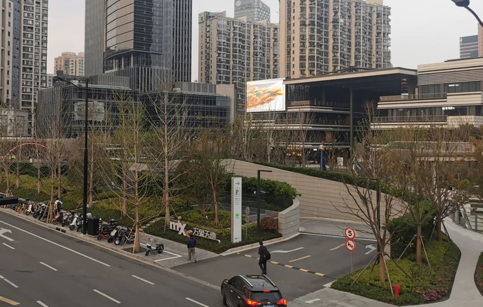 苏河湾万象天地（吴典 摄）