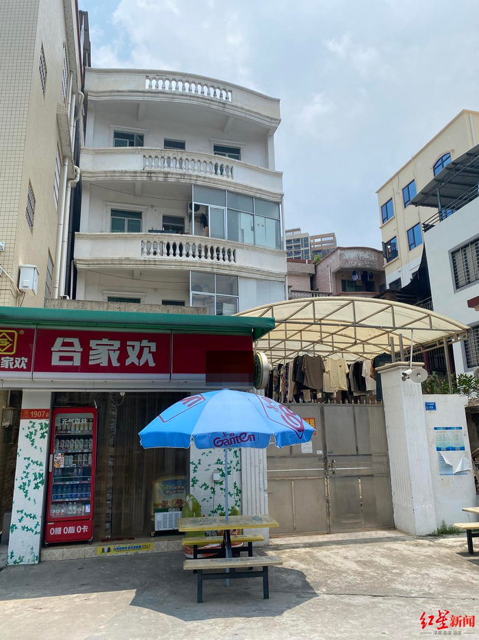 ↑案发地在这栋白色小楼上