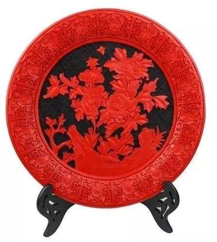 　　纤毫毕现的天水雕漆工艺品