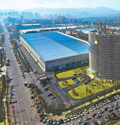 　　义乌的光伏企业爱旭太阳能厂区。　　义乌市委宣传部供图