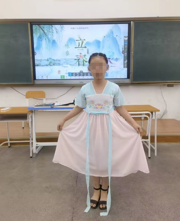 ↑患病前活泼开朗的小雨