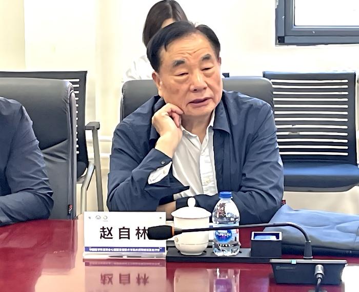 赵自林理事长代表中国医学装备协会致辞