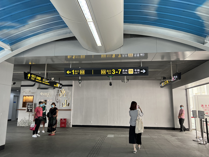 上海地铁11号线至苏州地铁11号线换乘通道   本文图片除署名外  澎湃新闻记者 陈逸欣 图
