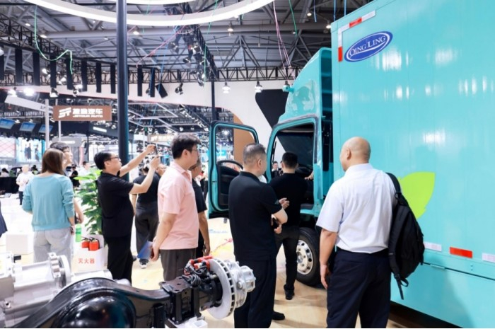 庆铃展台活动现场 庆铃汽车供图 华龙网发