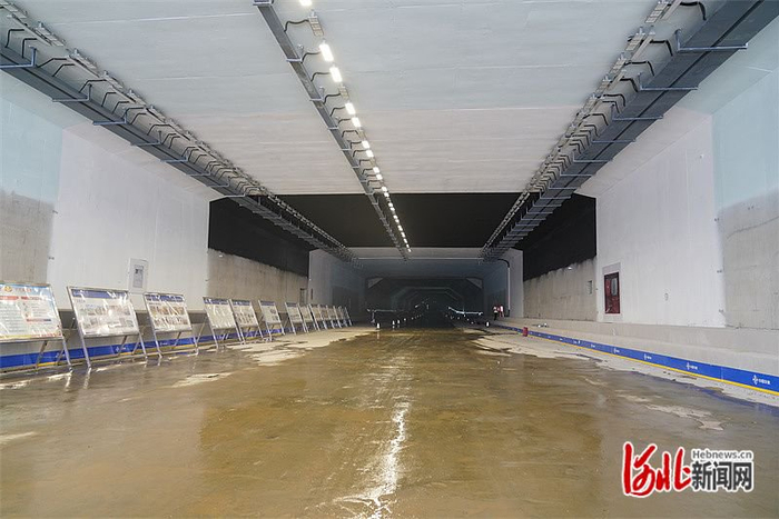 6月15日，复兴大街市政化改造项目迎旭门隧道主体结构施工基本完成。河北日报通讯员秦语润摄