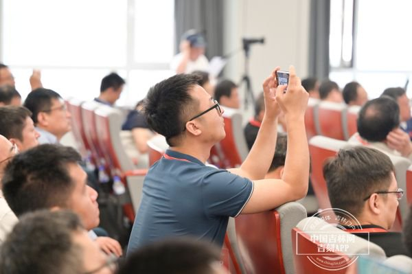 中国汽车工程学会首届全国博士生学术论坛现场