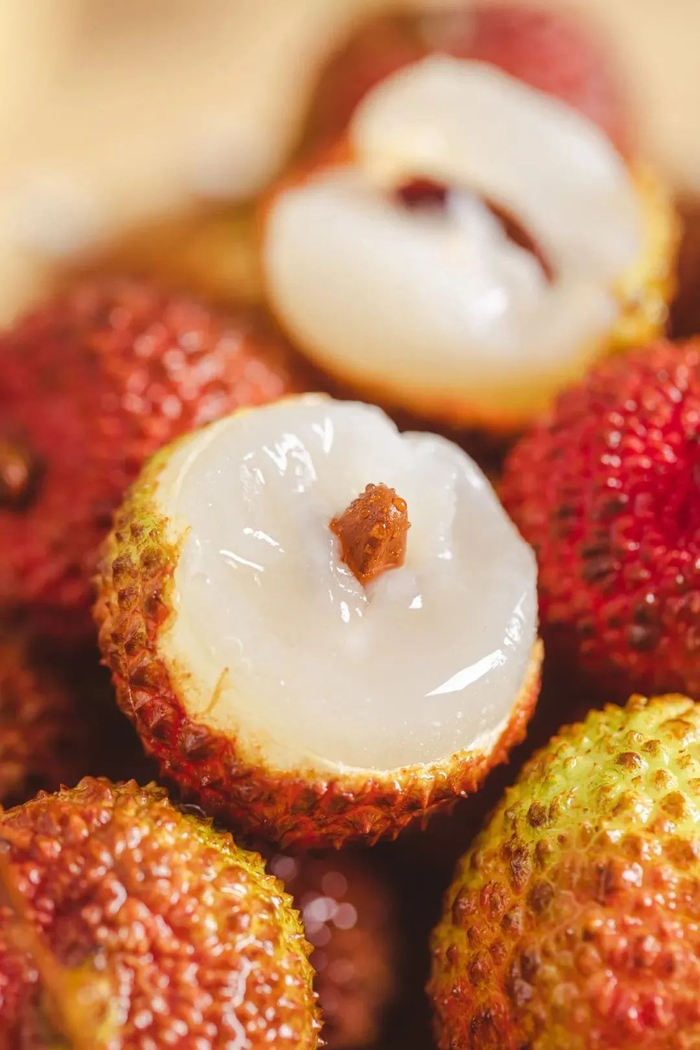 妃子笑皮厚，耐运输。