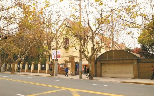             今日常熟路  读史老张摄          